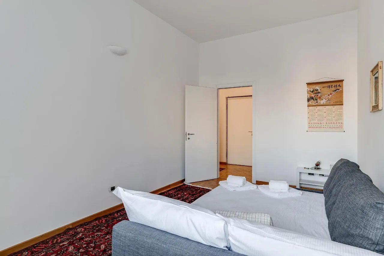 City Center Suite Milan Apartment